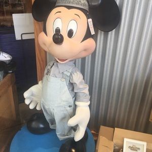 Meet your Posher, Monica